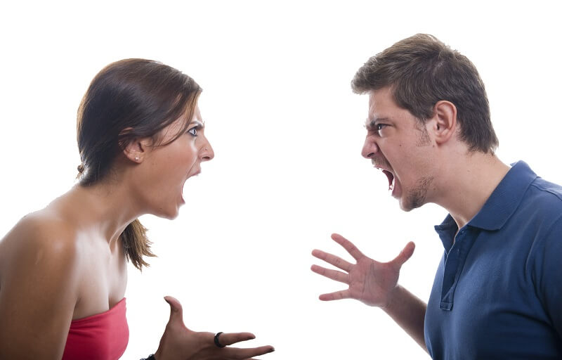 Mơ thấy vợ chồng cãi nhau có nghĩa gì?